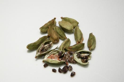 Kardamom (mit Schale) gemahlen bio
